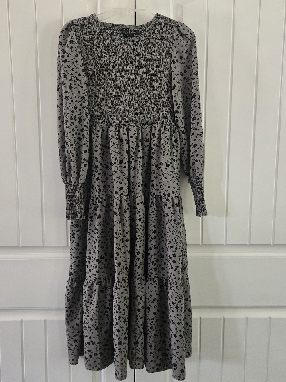 Boho Ditsy Floral Smocked Tiered Midi DressM
